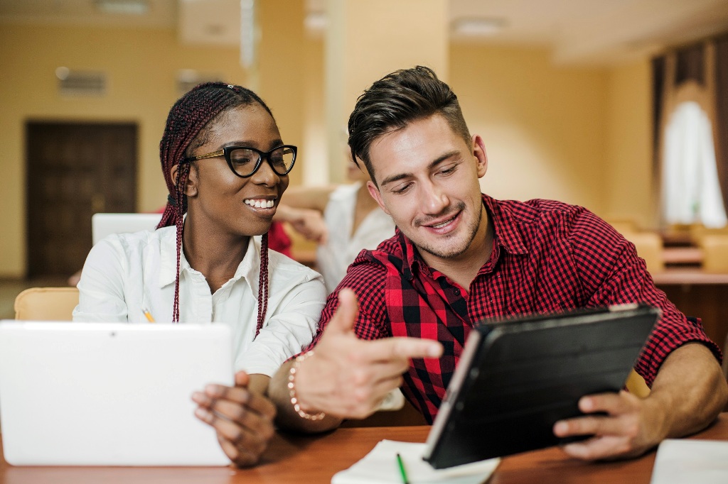 Cultura digital na educação, ensino e aprendizagem a distância, cursos online, plataforma ead